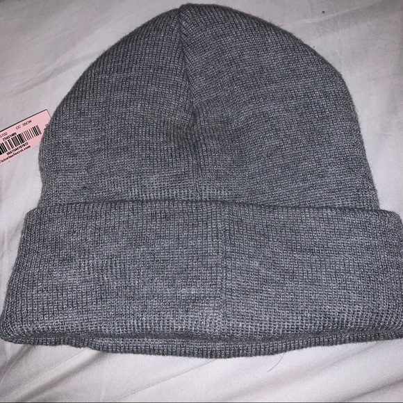 NWT Victoria's Secret Grey Beanie Victoria Sport - Picture 3 of 4